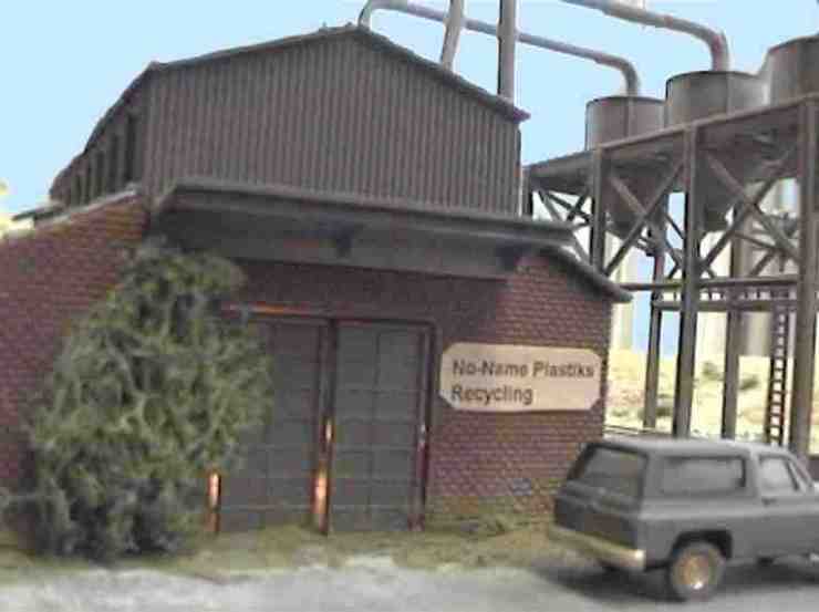 No-Name Plastics built by Alain.