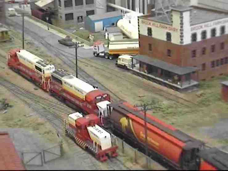 Grain Unit train runs through Third Street Industrial District.